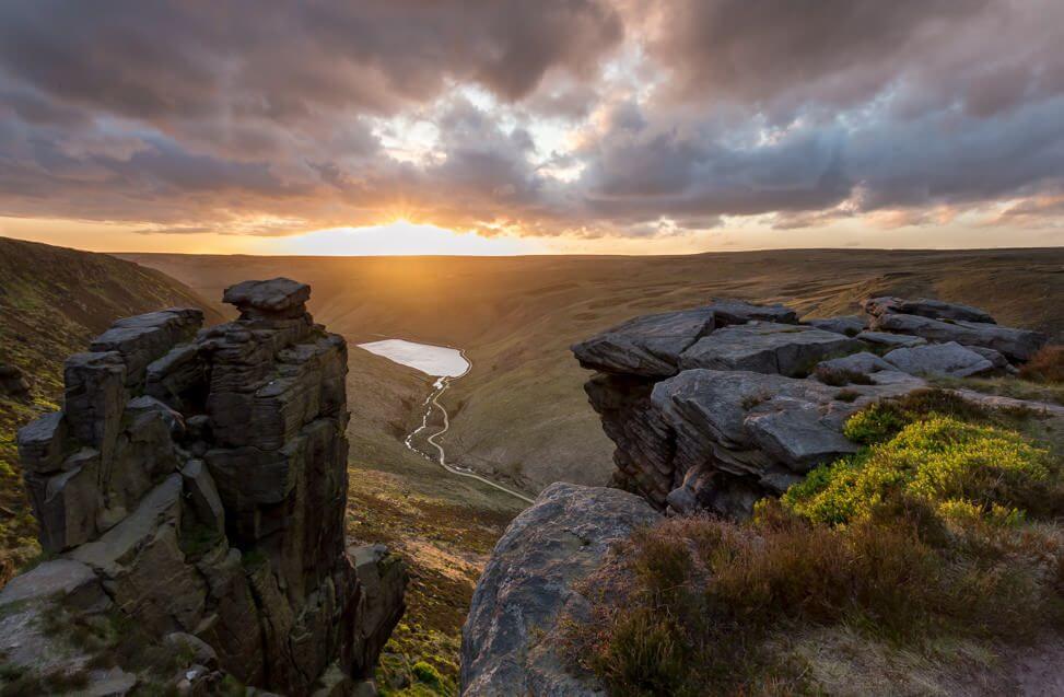 Dovestone Reservoir and the Trinnacle